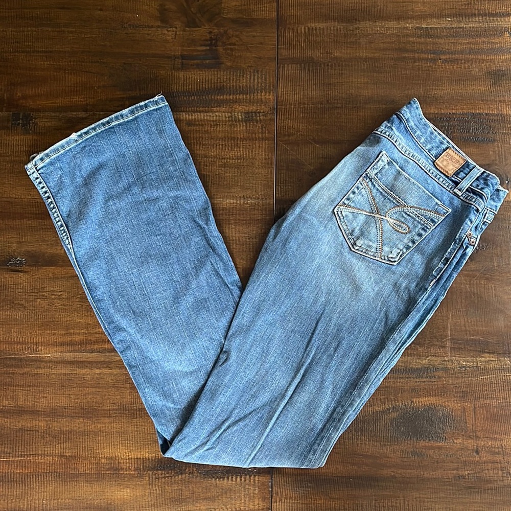 BKE denim. Starlite stretch. Women’s size 31 X 37.5.